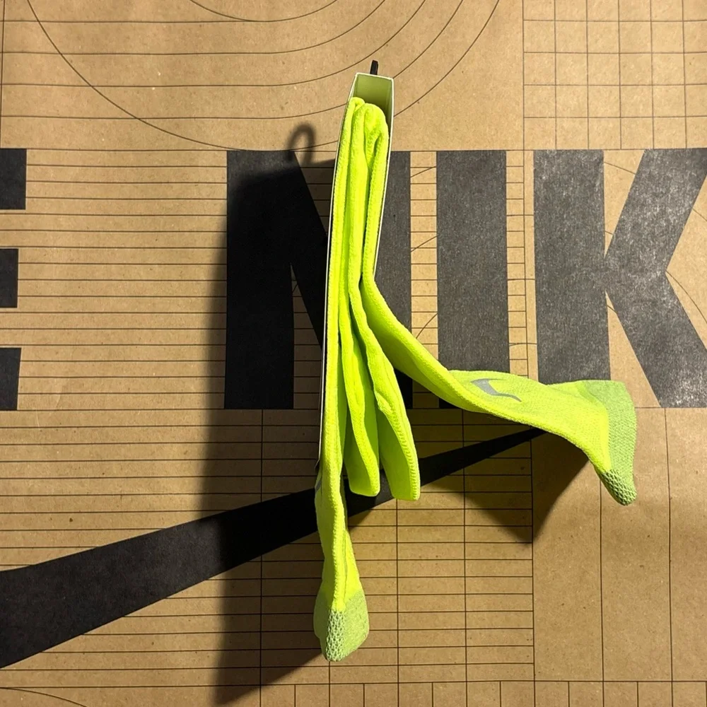 Nike Spark Running Lightweight Crew Socks DA3584-702 Neon Bright Volt reflective